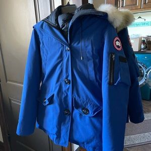 AMAZING CONDITION AUTHENTIC Canada goose